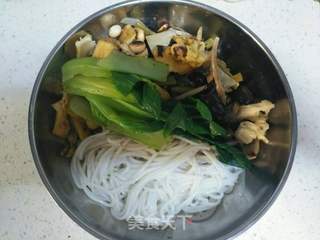 广西美食:螺蛳粉的做法步骤:8