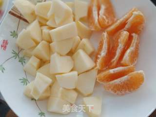 菠萝船水果沙拉的做法步骤：8