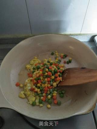 菠萝炒饭的做法步骤:9