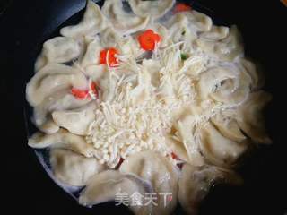 平菇韭菜酸辣汤饺的做法步骤:7