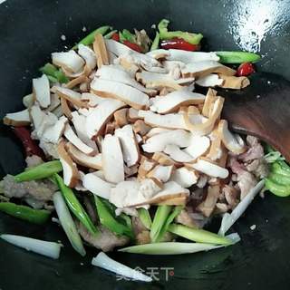 豆干炒肉的做法步骤:9