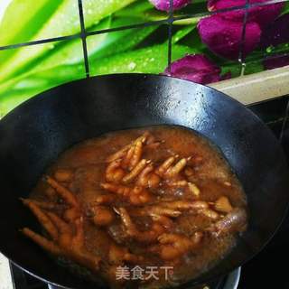 红烧鸡爪的做法步骤:8