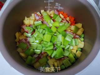 电饭锅腊肠焖饭的做法步骤:3