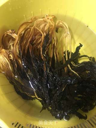 咸猪骨菜干粥的做法步骤:2