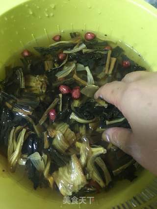 咸猪骨菜干粥的做法步骤:8