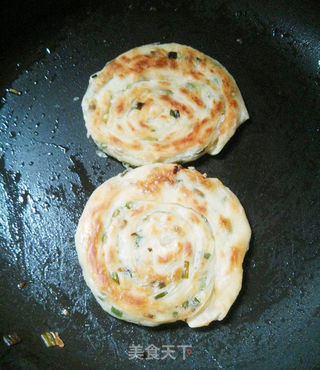 酥酥脆脆的苦荞葱油饼,家常做法,看着就想流口水!的做法步骤:7