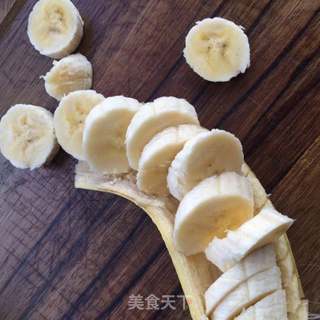 蓝莓香蕉酸奶碗的做法步骤:2