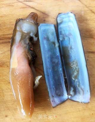 蒜蓉粉丝蒸竹蛏的做法步骤:2