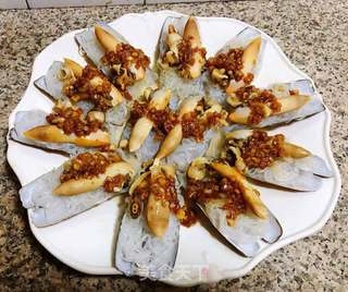 蒜蓉粉丝蒸竹蛏的做法步骤:11