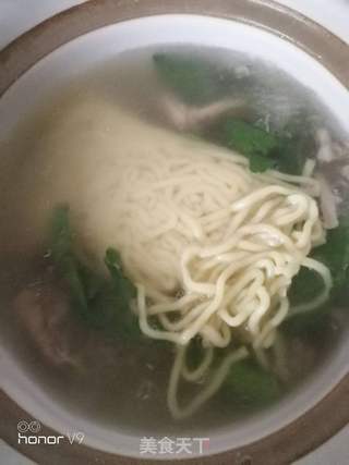 墨鱼汤面的做法步骤：7