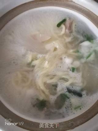 墨鱼汤面的做法步骤：8