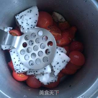 火龙果草莓汁的做法步骤:6