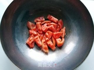 金针菇番茄肥牛汤的做法步骤:6