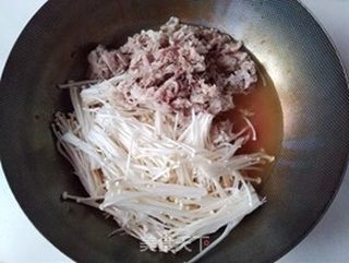 金针菇番茄肥牛汤的做法步骤:9