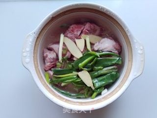 冬瓜小排汤的做法步骤:2