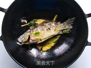 河鲫鱼豆腐汤的做法步骤:5