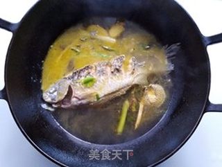 河鲫鱼豆腐汤的做法步骤:6