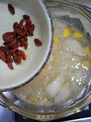 银耳枇杷雪梨羹的做法步骤:7