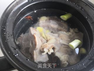 冬瓜牛尾汤的做法步骤:3
