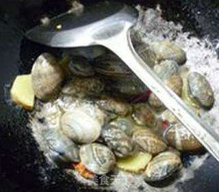 海带结炒花蛤的做法步骤：5
