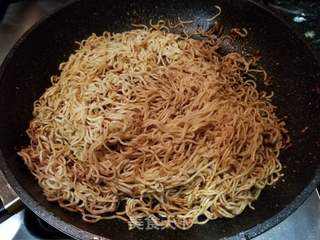 鸡丝虾仁炒面的做法步骤:10