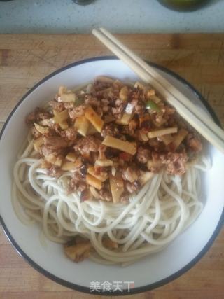 “春食野菜香”:春笋香菇肉酱拌面的做法步骤:11