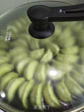 菠菜水煎饺的做法步骤:11