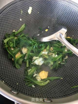 大叶苦菜炒鸡蛋的做法步骤：9