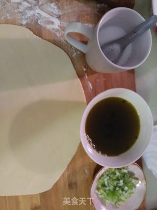 鸡蛋葱花千层饼的做法步骤：3