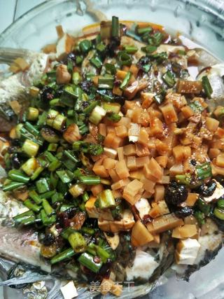 油淋鲫鱼的做法步骤:8