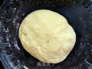玉米面荠菜鸡蛋馅煎饺的做法步骤:5