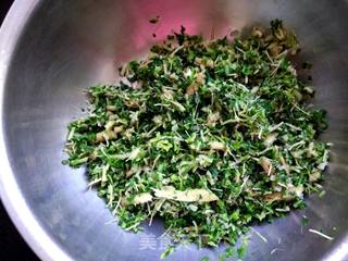 玉米面荠菜鸡蛋馅煎饺的做法步骤:8