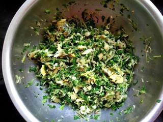玉米面荠菜鸡蛋馅煎饺的做法步骤:14