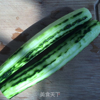 蜂蜜黄瓜汁的做法步骤:2
