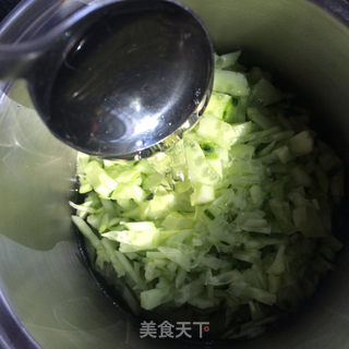 蜂蜜黄瓜汁的做法步骤:5