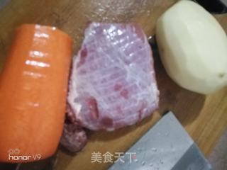 牛肉土豆焖饭的做法步骤：1