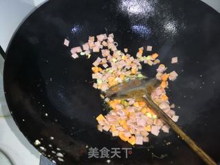 玉米豌豆火腿炒饭的做法步骤:7