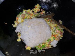 玉米豌豆火腿炒饭的做法步骤：11