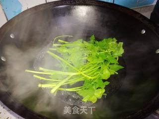 野菜一一野芹菜煎饼的做法步骤：1