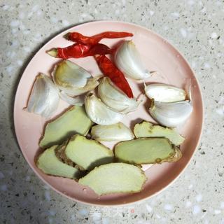 卤猪头肉+卤蛋的做法步骤:4