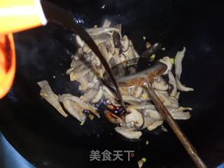 蚝油双菇西兰花的做法步骤:8