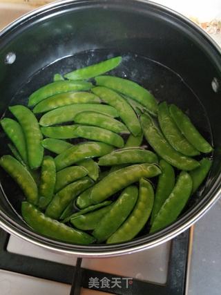 荷兰豆炒山药的做法步骤:2