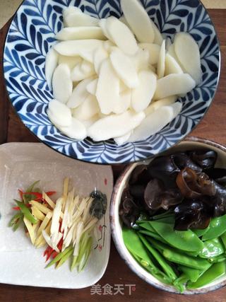 荷兰豆炒山药的做法步骤:5
