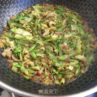 包菜豆角肉丝拌面的做法步骤:7