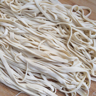 包菜豆角肉丝拌面的做法步骤:8