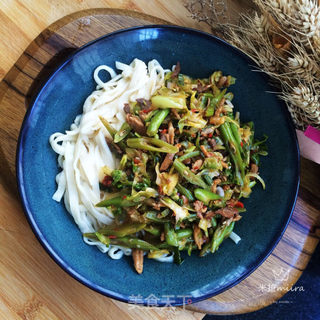 包菜豆角肉丝拌面的做法步骤:11