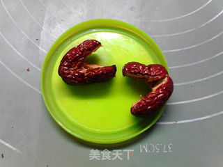 益气乌发枣杞首乌粥的做法步骤:2
