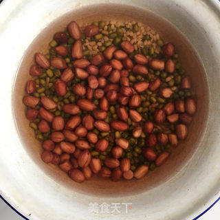 花生绿豆羹的做法步骤:2