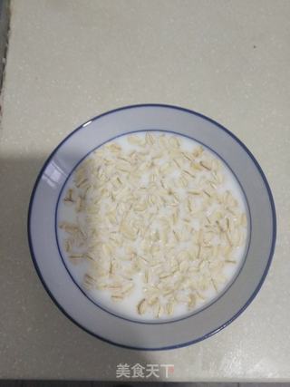 牛奶燕麦粥的做法步骤：2