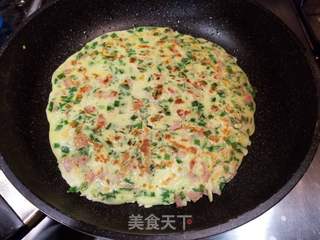 韭菜火腿鸡蛋饼的做法步骤：8